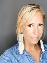 Load image into Gallery viewer, Champagne Fray Earrings